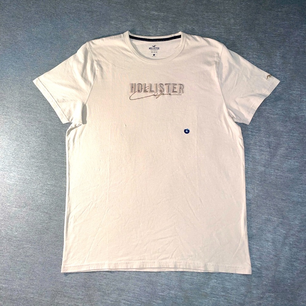 Men’s Hollister Graphic Tee Shirt